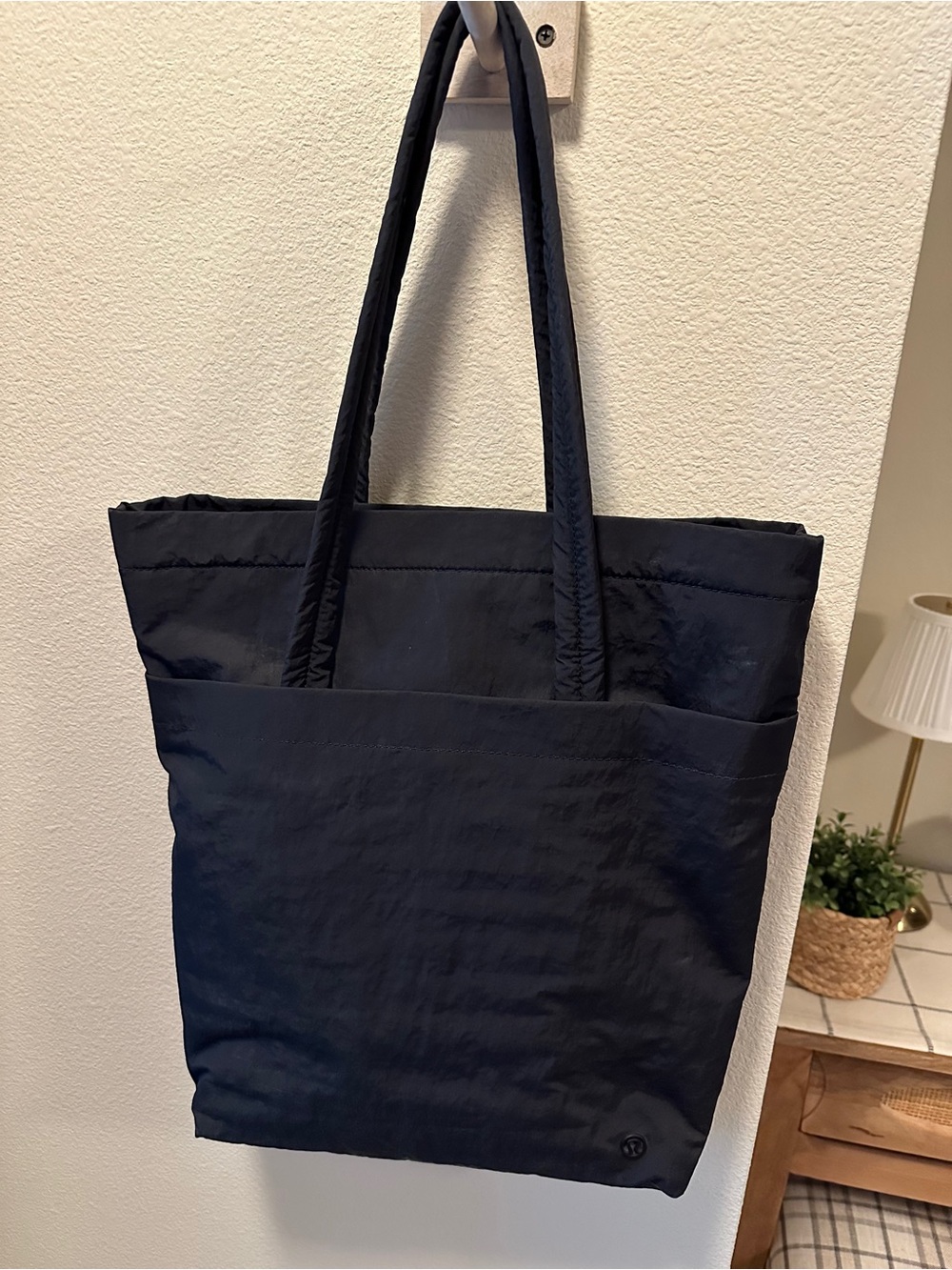 Lululemon On my level tote bag.